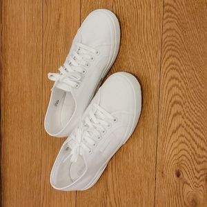 Superga Total White Classic Sneaker